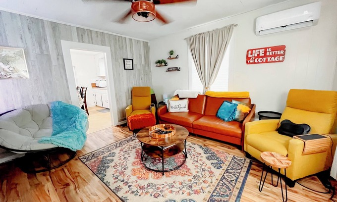 Reed Creek House | Giggling Creek Cottage: 45 Acres of Rural Bliss, BedJet, Arcades + Pet Friendly