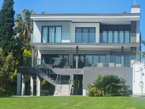 Sasolburg Villa | Gillino Vaal River Luxury Retreat