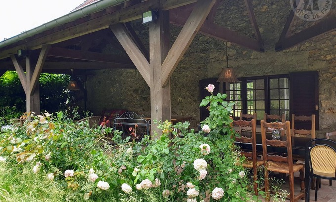 Aincourt Cottage | Gite Aincourt, 5 bedrooms, 13 persons