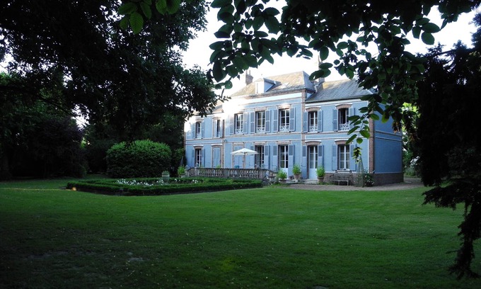 Saint-Sauveur-Marville Cottage | Gite du parc de la clef in the park of chateau de marville