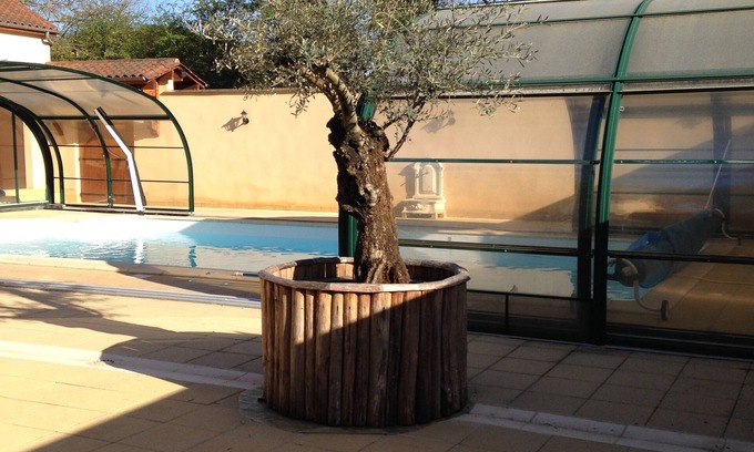 Castels House | GITE IN THE COUNTRYSIDE WITH SWIMMING POOL COVERED AND DISCOVERABLE