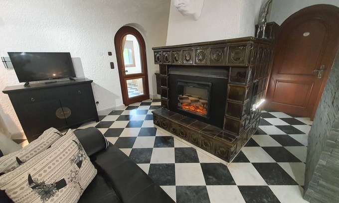 Soultzeren Apartment | Gite L'Echiquier garden apartment terrace, outdoor swimming pool