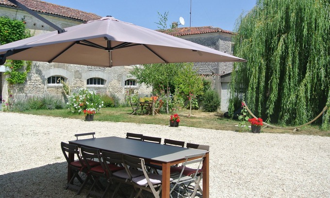 Gensac-la-Pallue House | GITE LA FERME FORTIN