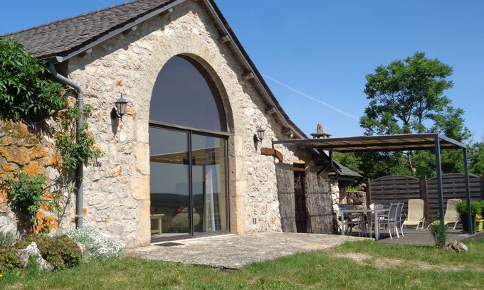 Saint-Andre-de-Vezines Cottage | Gîte Le PAILLER, old barn renovated in a farmhouse