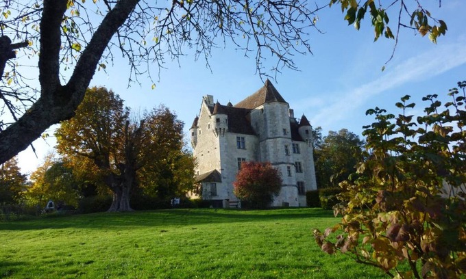 Le Pin-la-Garenne Cottage | Gite Le Pin-la-Garenne, 3 bedrooms, 9 persons