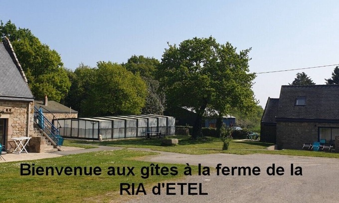 Sainte-Helene House | Gite Le Pressoir with swimming pool