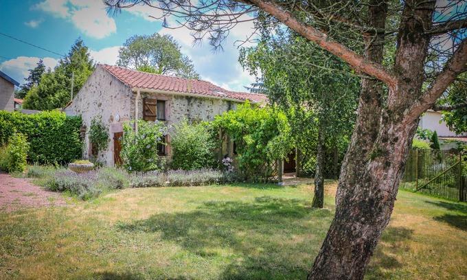 Cheffois House | Gite "les lavandes" Vendée