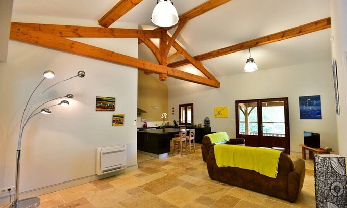 Les Artigues-de-Lussac House | GITE PLAISIR DU CHENE - 12 people
