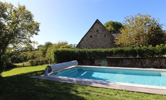 Pleaux Cottage | Gite Pleaux, 3 bedrooms, 6 persons
