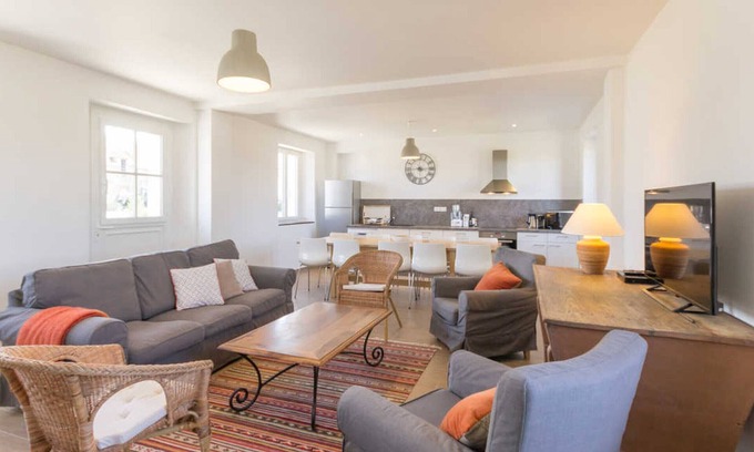 Ablis Cottage | Gite Prunay-en-Yvelines, 4 bedrooms, 10 persons