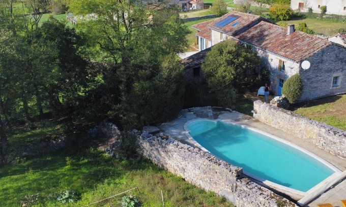 Saint-Antonin Noble Val House | Gite Valades with pool and view
