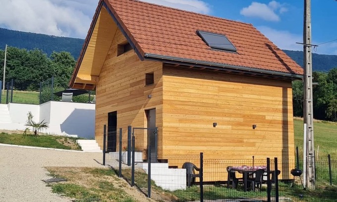 Meyrieux-Trouet House | Gîte with swimming pool between lakes and mountains