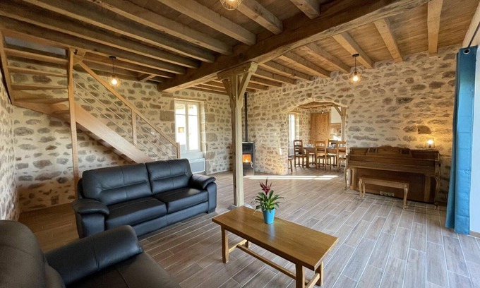 Ygrande Cottage | Gite Ygrande, 3 bedrooms, 8 persons