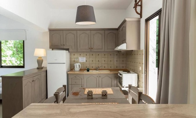 Paralia Skotinis House | Gkaras Camp & Apartments