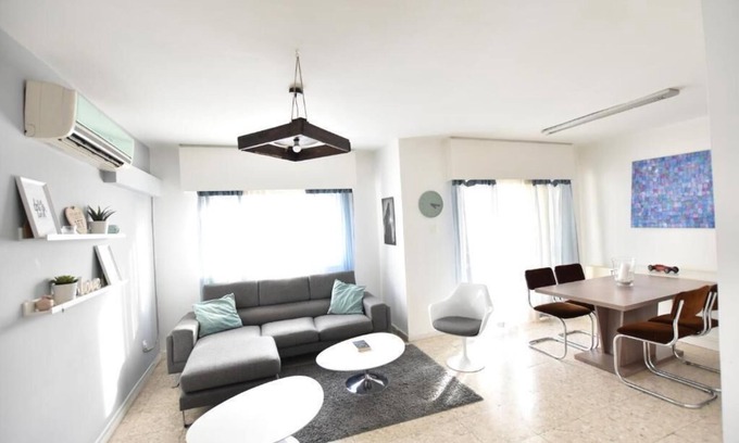 Nicosia Apartment | Glabur Stays - The Cozy Apt 2-Bedroom, Nicosia City