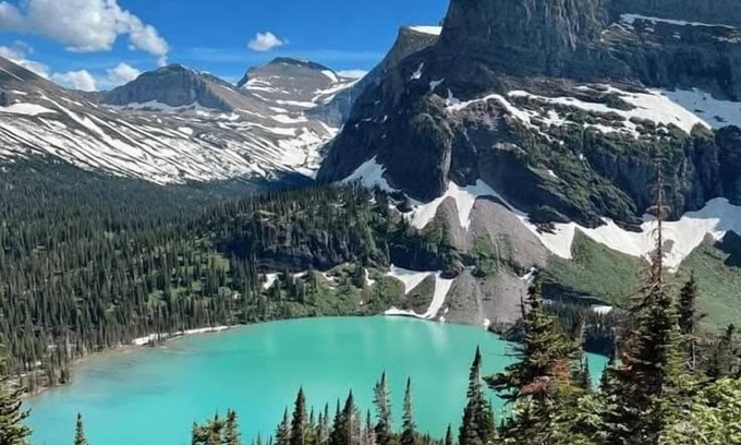 East Glacier Park Village Hotel | Glacier National Park Travel Agency