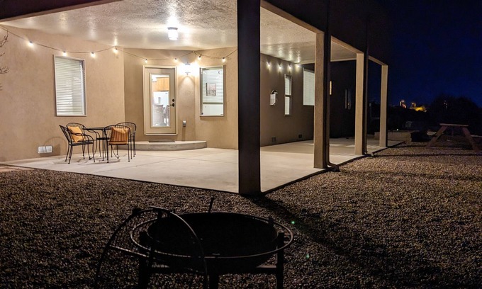Farmington House | Glade Run Family Retreat - Dog Friendly - 2.5 acres