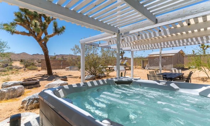 Yucca Valley House | Glamingo Cabin