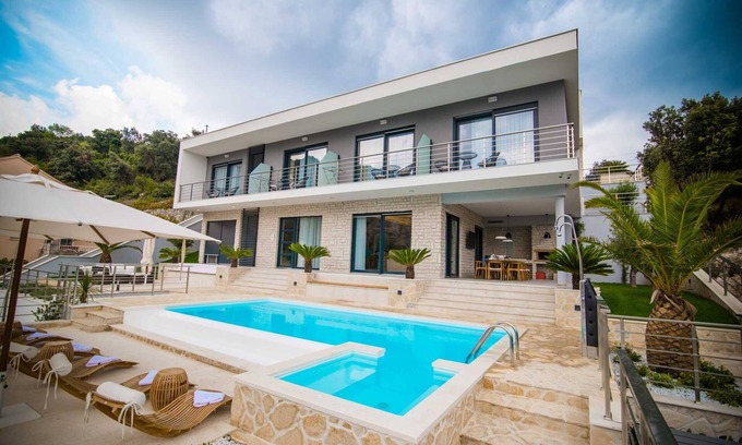 Stikovica Villa | Glamorous Dubrovnik Villa | 5 Bedrooms | Villa Stikovica Earth | Stunning Sea.