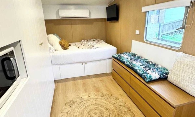 Seaton House | Glamping Galaxy Getaway