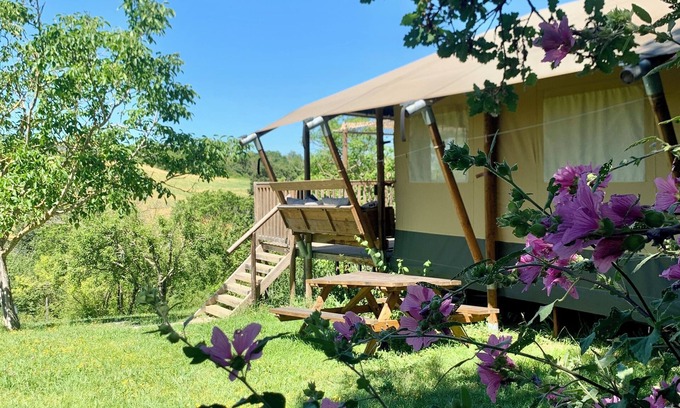Lapenne Cabin | Glamping Lodge Lautrec | Domaine du Cammazet | Pool| Comfort | Nature