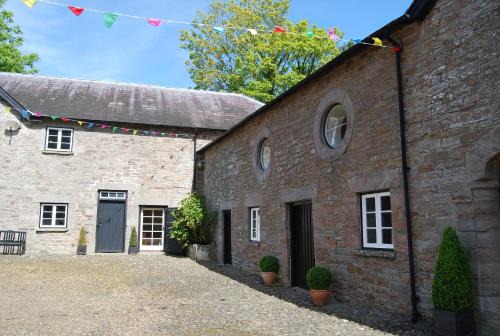 Westbrook Court House | Glanhenwye Courtyard Cottages