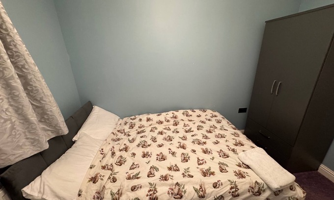 Glasgow House | Glasgow 3 bed Guest House