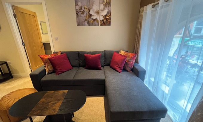 Glastonbury Apartment | Glastonbury Gem, 2 Bedroom Apt, Overlooking High Street, Sleeps Up To 5