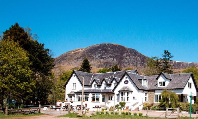 Clova Hotel | Glen Clova Hotel & Luxury Lodges