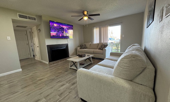 Beaumont Apartment | Glenmeadow Retreat 2BR Sleeps 6!