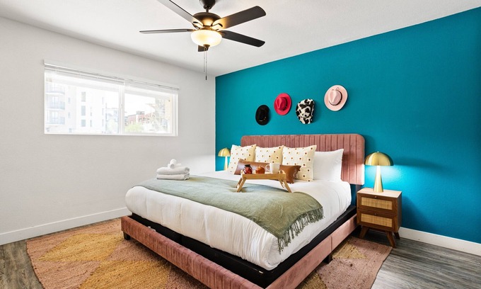 Entertainment District House | Glimmer - 2 Unit Combo - Sleeps 8 - In Old Town