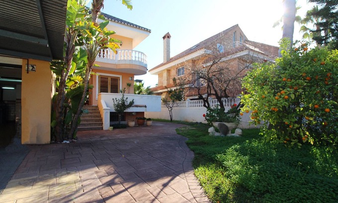 Playa de Almarda House | Global Properties: Chalet for 10 people on Corinto beach