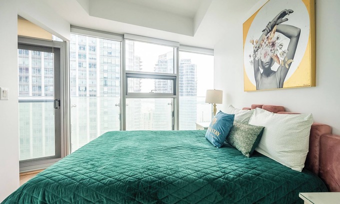 Toronto Entertainment District Condo | GLOBALSTAY. Gorgeous 2 BR 2 BA in the Heart of Downtown