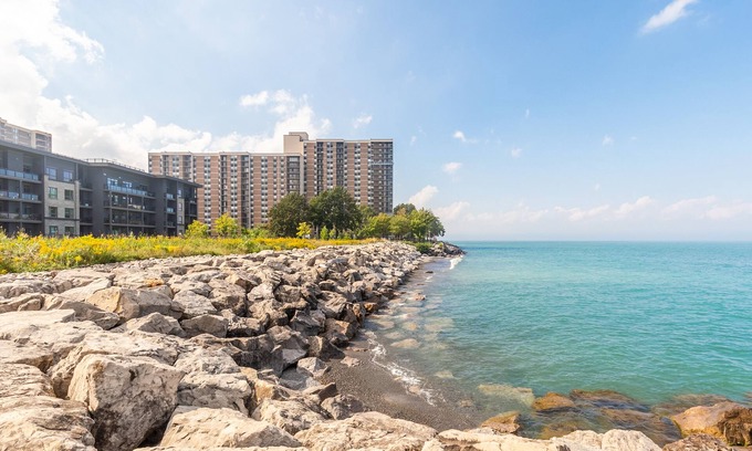 Stoney Creek Apartment | GLOBALSTAY. Modern Townhomes on Lake Ontario