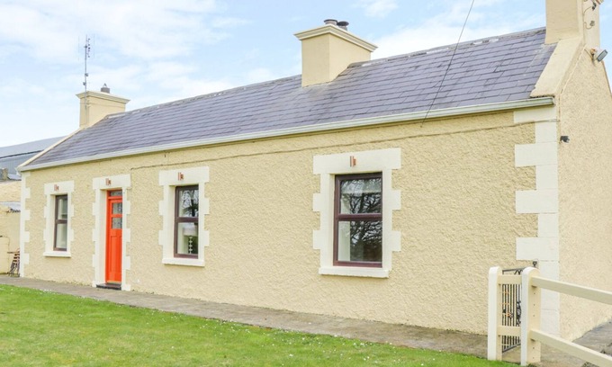 Inishmacatreer Cottage | GLOR COTTAGE, pet friendly, with a garden in Knock, County Mayo