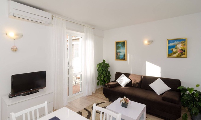 Babin Kuk Apartment | GLORIJET 1 - 4+2 apartment w/private parking in Lapad area - Dubrovnik city