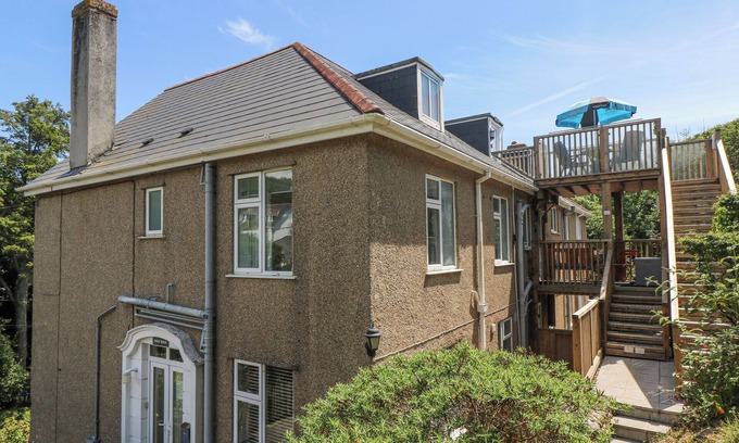 Saint Martin Cottage | GODREVY, country holiday cottage, with a garden in Porthcurno