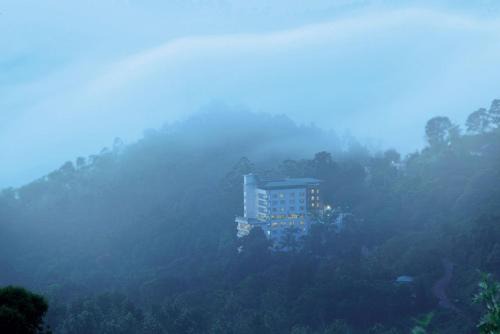 Chithirapuram Hotel | Gokulam Park Munnar