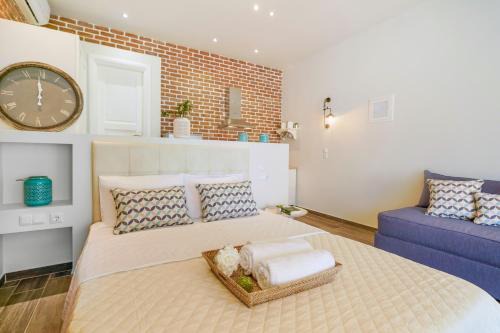 Chrisi Ammoudia Apartment | Golden Beachside terrace