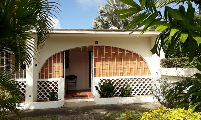 Sunset Crest Apartment | Golden Dream Apartment #1. Cosy 1 bedroom apartment in Sunset Crest, Holetown.