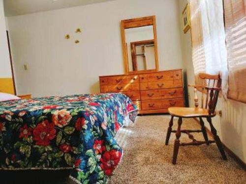 Lawton Apartment | Golden Sunflower's Apt B