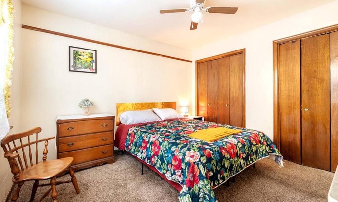 Lawton Apartment | Golden Sunflower's Apt C