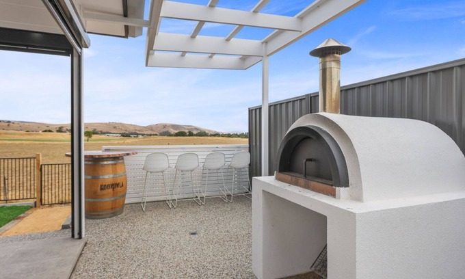 Normanville House | Golden Views at Normanville - 36 Union Road
