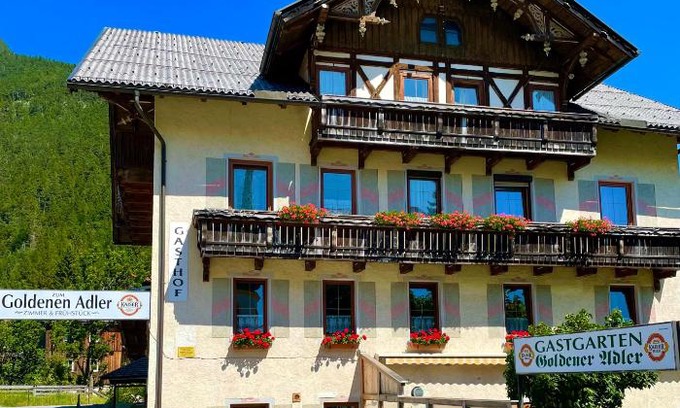 Scharnitz Bed & Breakfast | Goldener Adler