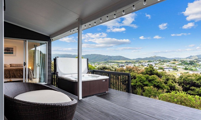 Mangawhai Heads House | Goldeneye - Mangawhai Heads Holiday Home