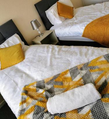 Wolverhampton Apartment | Goldthorn Wolverhampton sleeps 5 long term comfortably and families