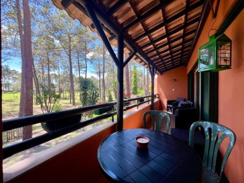 Charneca de Caparica e Sobreda Apartment | Golf and Beach Serenity