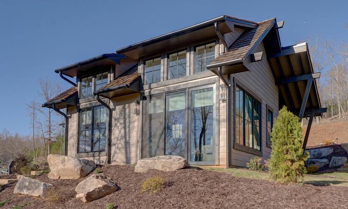 Mineral Bluff Cottage | Golf and Riverfront Cottage | King Bed | Group Availability
