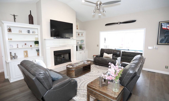 Warner Robins House | Golf community/Beautiful house with a golf view