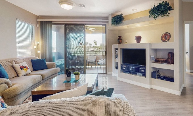 Alta Mesa Apartment | Golf course-view getaway with WFH desk, pool, hot tub, gym access